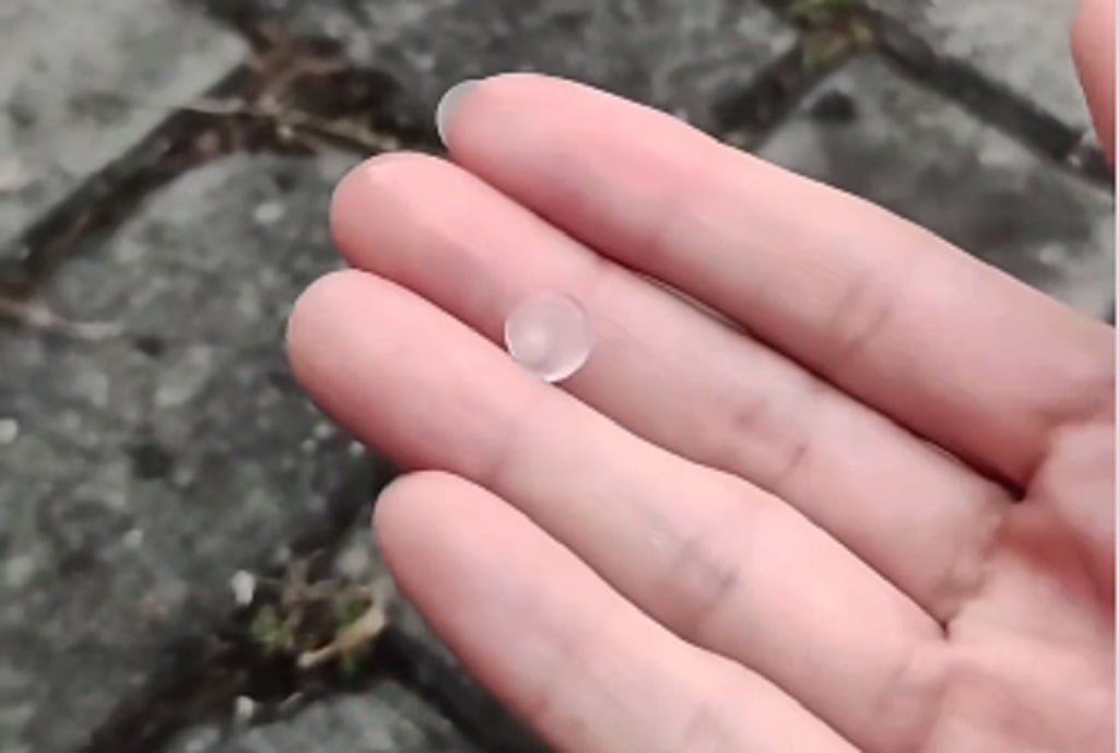 Heboh Hujan Es Guyur Tangsel, BMKG Ungkap Penyebabnya