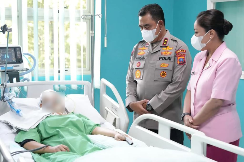 Kapolda Sumut Jenguk Korban Kecelakaan yang Ditabrak 3 Oknum Polisi: Saya Prihatin!