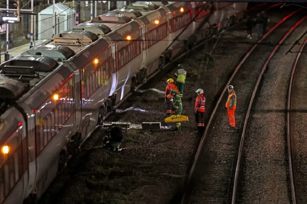 Penusukan Massal di Dalam Kereta di Inggris, 2 Orang Ditangkap!