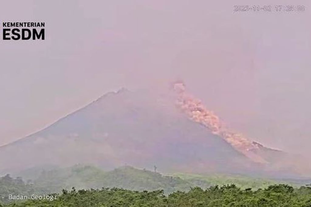 Gunung Merapi Luncurkan Awan Panas Guguran Sejauh 1,5 Km, Status Level III Siaga