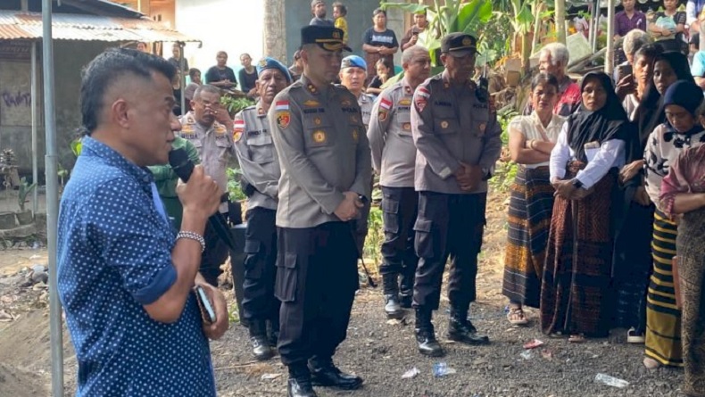 Berduka, Kapolres Ende Hadiri Pemakaman Paulus Pende Korban Penganiayaan Oknum Polisi