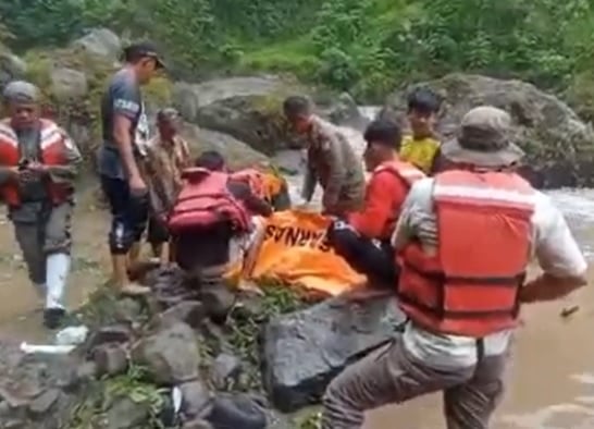 6 Mahasiswa KKN UIN Walisongo Hanyut Terseret Banjir Bandang di Kendal, 3 Tewas