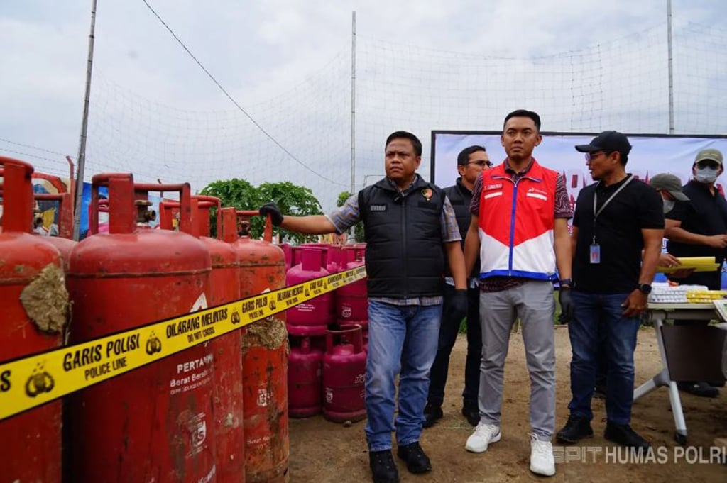 Bareskrim Bongkar Pengoplosan Gas Elpiji di Sukoharjo, Kerugian Negara Capai Rp5,4 Miliar