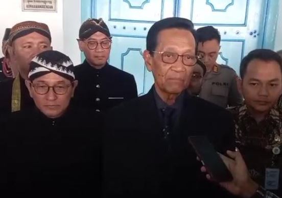 Melayat ke Keraton Solo, Sri Sultan HB X Sampaikan Duka Cita Wafatnya PB XIII