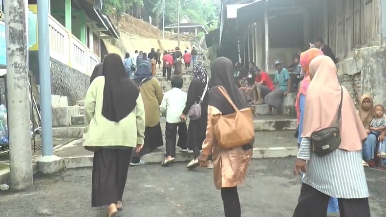 Jelang Pemakaman Pakubuwono XIII, Warga Berdatangan ke Kompleks Makam Raja-Raja di Imogiri