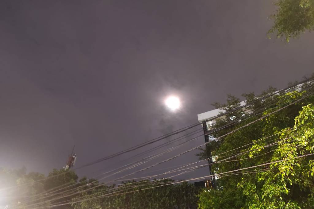 Supermoon 5 November 2025 di Jakarta Malam Ini Tertutup Awan, Ini Fotonya!