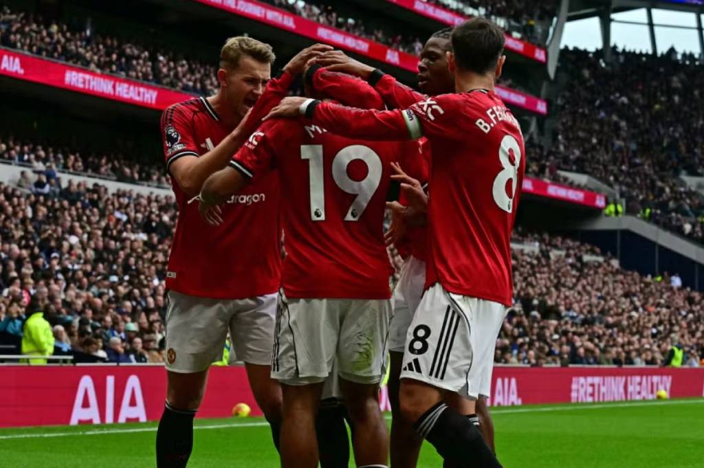 Gol Matthijs de Ligt di Injury Time Selamatkan MU dari Kekalahan di Kandang Tottenham