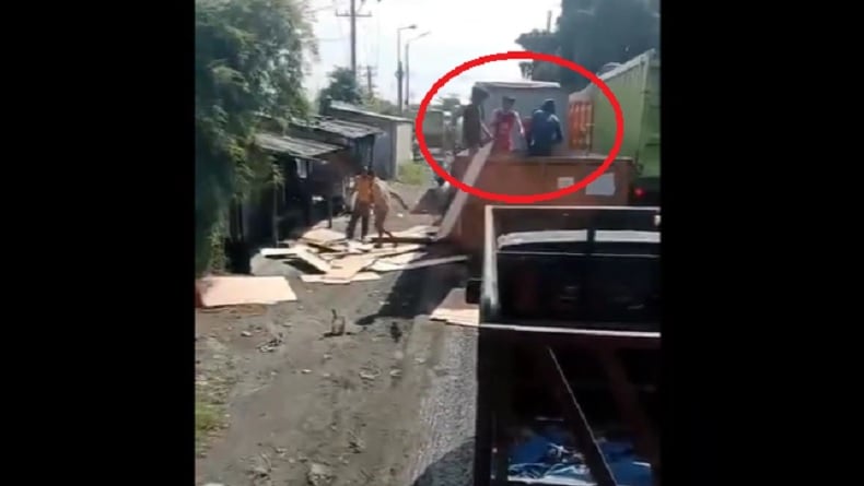 Viral Aksi Bajing Loncat di Pelabuhan Belawan, Curi Muatan Truk