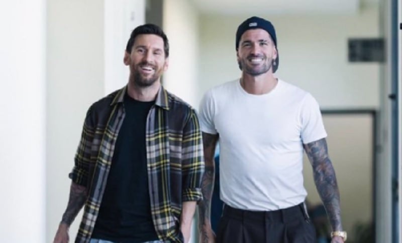 Lionel Messi Kunjungan Rahasia ke Camp Nou Ditemani Sosok Spesial, Siapa Dia?