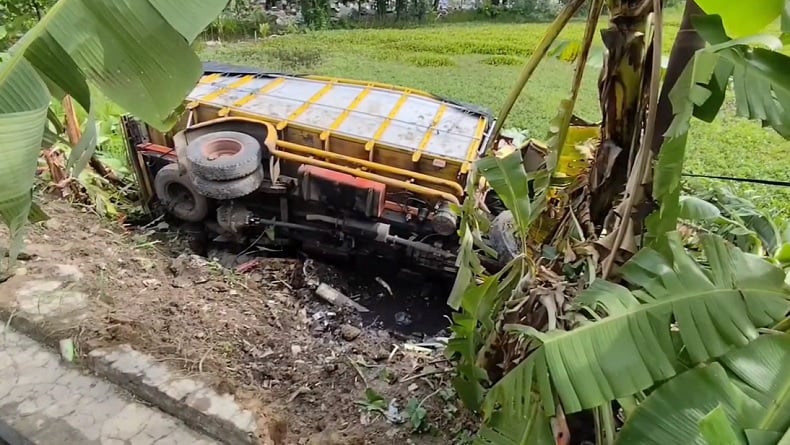2 Truk Kecelakaan di Jalur Pantura Arjawinangun Cirebon, 1 Orang Tewas Terjepit