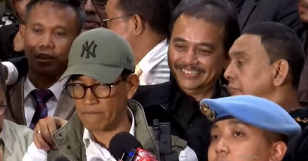 Respons Roy Suryo Diperiksa Polisi 9 Jam: Malam Ini Kita Bubar dengan Baik