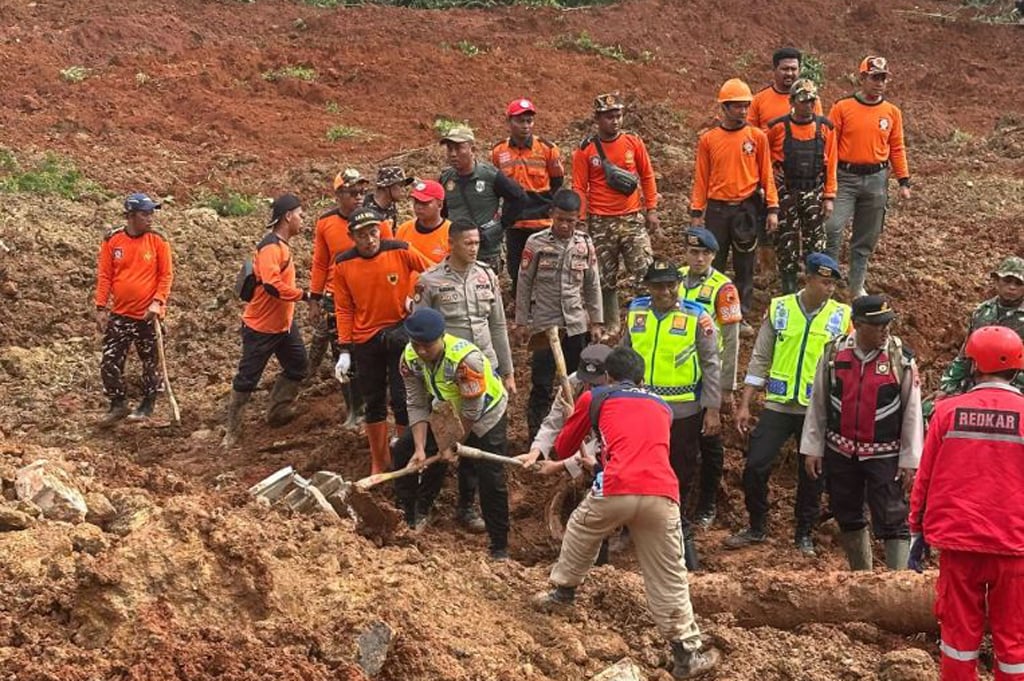 Longsor Cilacap, Polri Kerahkan 155 Personel dan 4 Anjing Pelacak Cari Korban Tertimbun