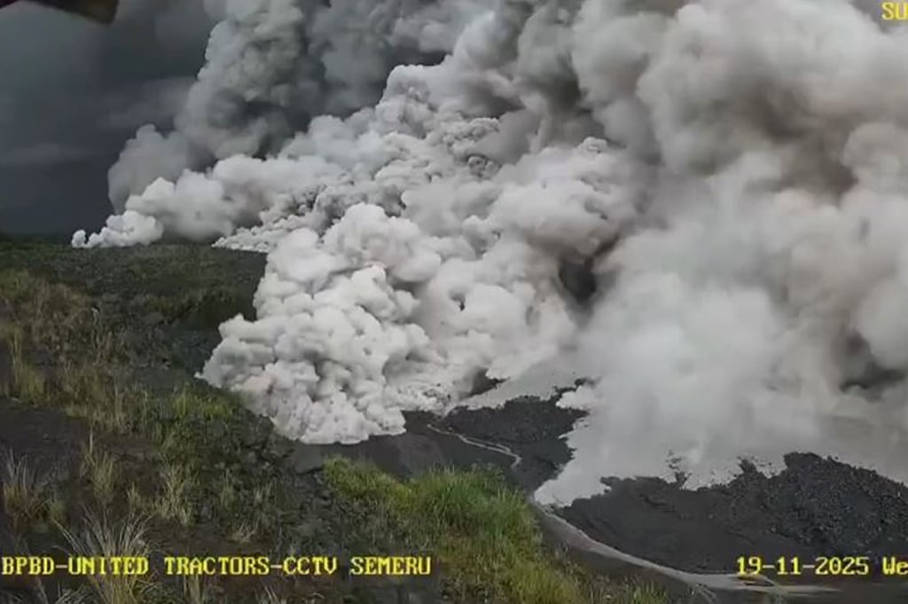 178 Pendaki Terjebak di Jalur Pendakian Ranu Kumbolo saat Erupsi Gunung Semeru