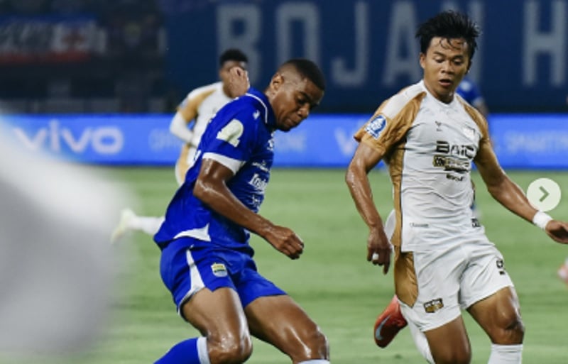 Hasil Super League: Beckham Diusir, Persib Menang Tipis atas Dewa United