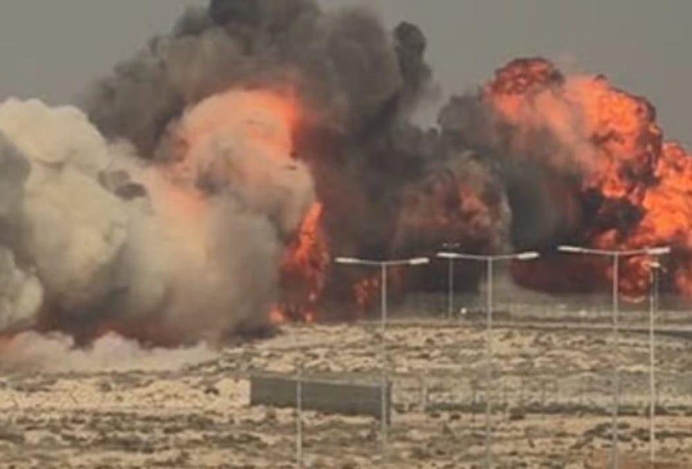 Horor! Jet Tempur India Jatuh dan Meledak saat Aksi Aerobatik di Dubai Airshow