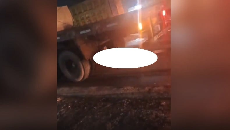 Gagal Menyalip, Pemotor Perempuan Tewas Mengenaskan Terlindas Truk di Bogor