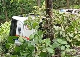Kecelakaan Bus Anggun Krida Masuk Jurang 20 Meter di Bondowoso, 11 Penumpang Terluka