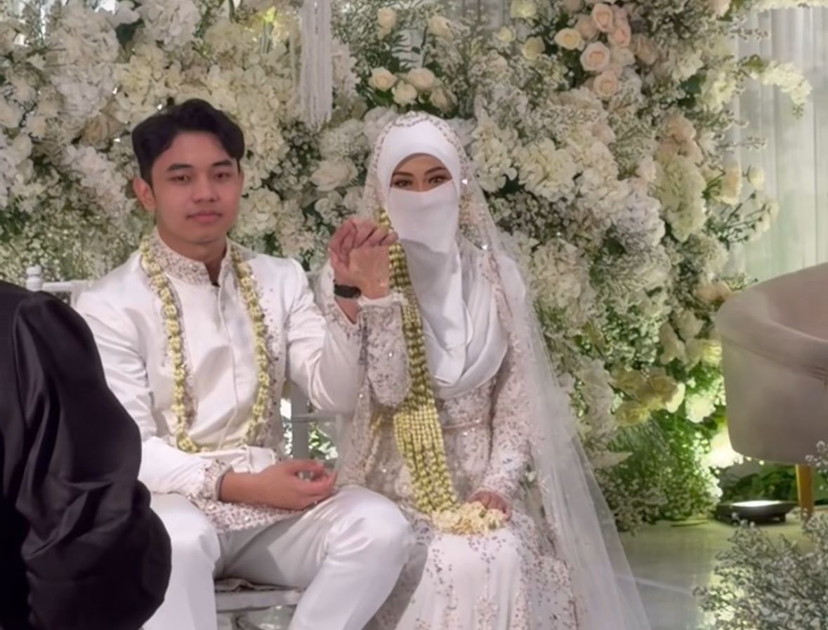 Mengejutkan! Ini Maskawin Pernikahan Fiki Naki dan Tinandrose