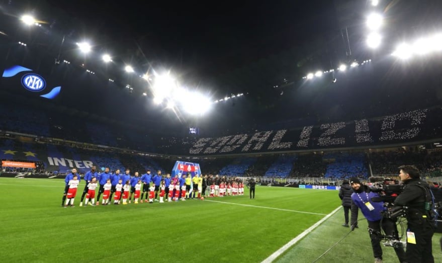 Ultras Milan Ciptakan Koreografi Derby Melawan Inter Pakai Lampu Ponsel, Ini Alasannya!