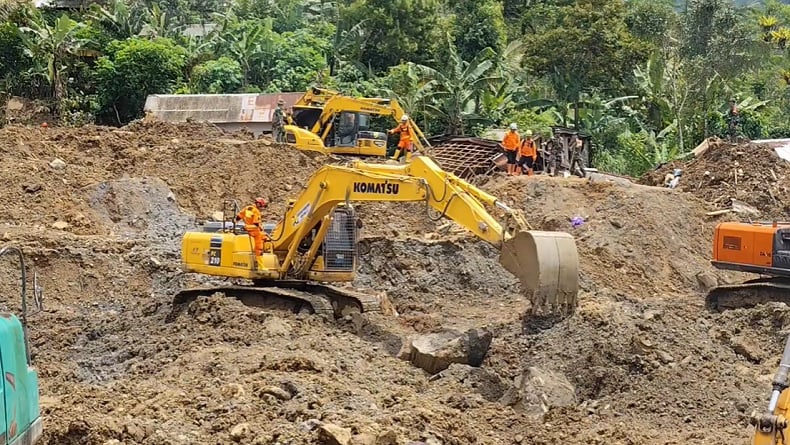 Sulit Tembus Material Longsor Banjarnegara, Pencarian Korban Butuh Alat Berat Kapasitas Besar