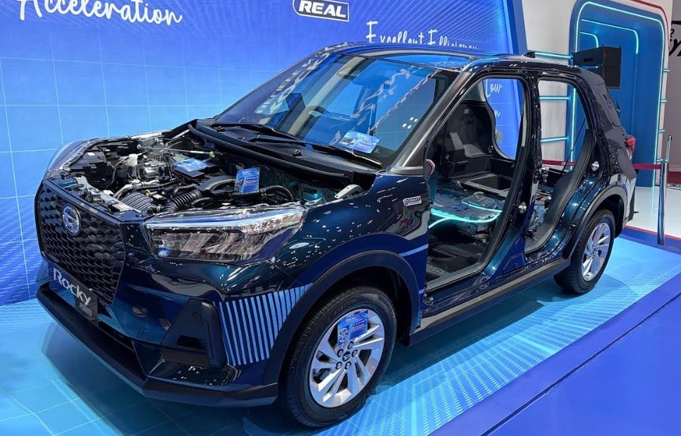 Masih CBU, Daihatsu Pertimbangkan Rakit Rocky Hybrid di Karawang