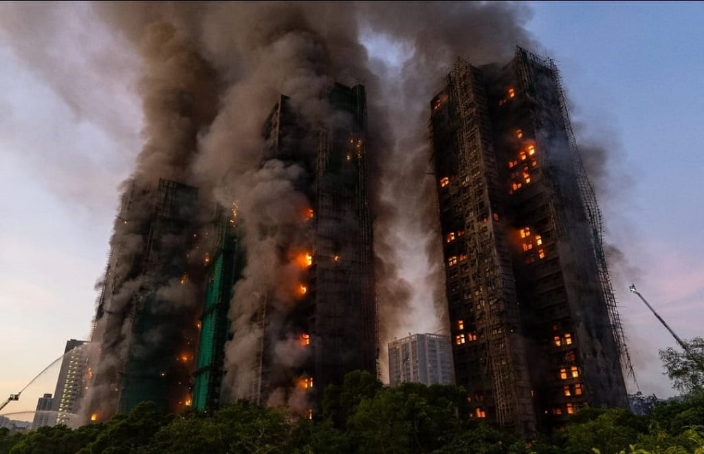 Horor! Blok Apartemen 31 Lantai di Hong Kong Ludes Terbakar, 4 Orang Tewas