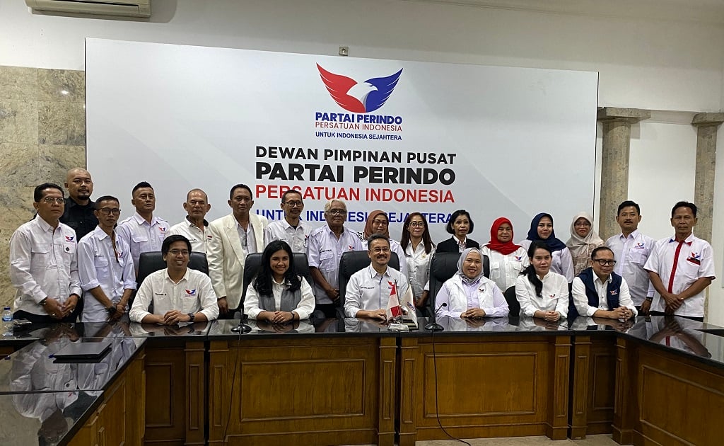 DPP Partai Perindo Serahkan SK Plt Ketua DPW Bangka Belitung ke Marini