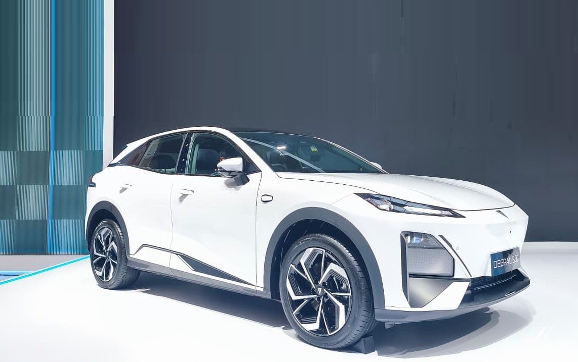 Baterai Didukung 20 Algoritma AI, Mobil Listrik Deepal S07 Punya Jarak Tempuh 560 Km
