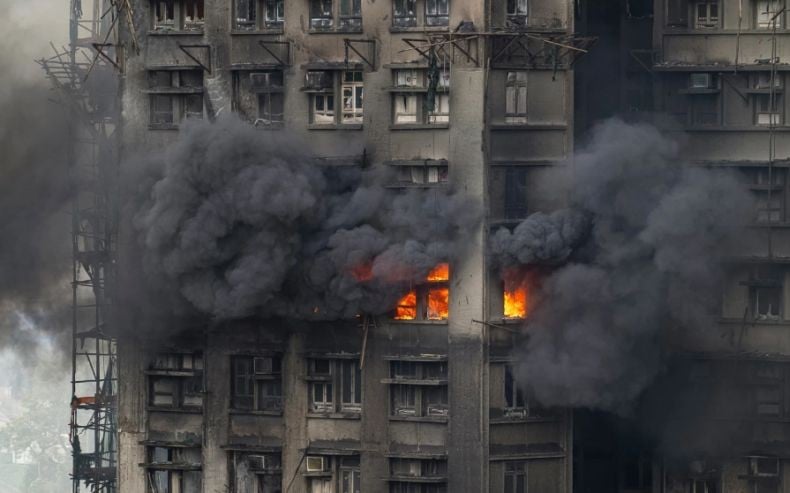 Kebakaran Dahsyat 7 Apartemen Hong Kong, Mengapa Korban Jiwa Begitu Banyak?