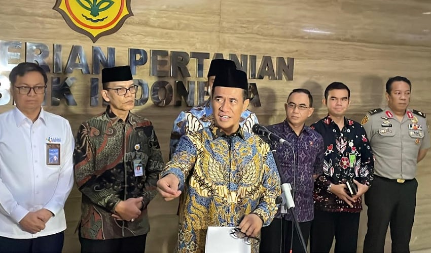 Kementan Salurkan Beras hingga Minyak Goreng ke Wilayah Terdampak Banjir Bandang dan Longsor