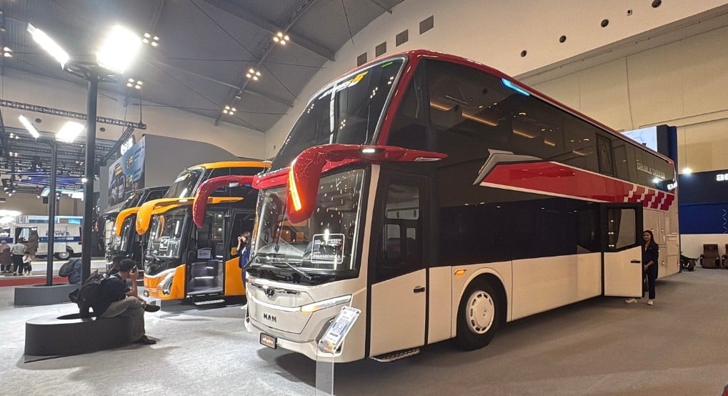 Adu Mewah Bus AKAP di GJAW 2025, Adiputro dan Tentrem Bersaing
