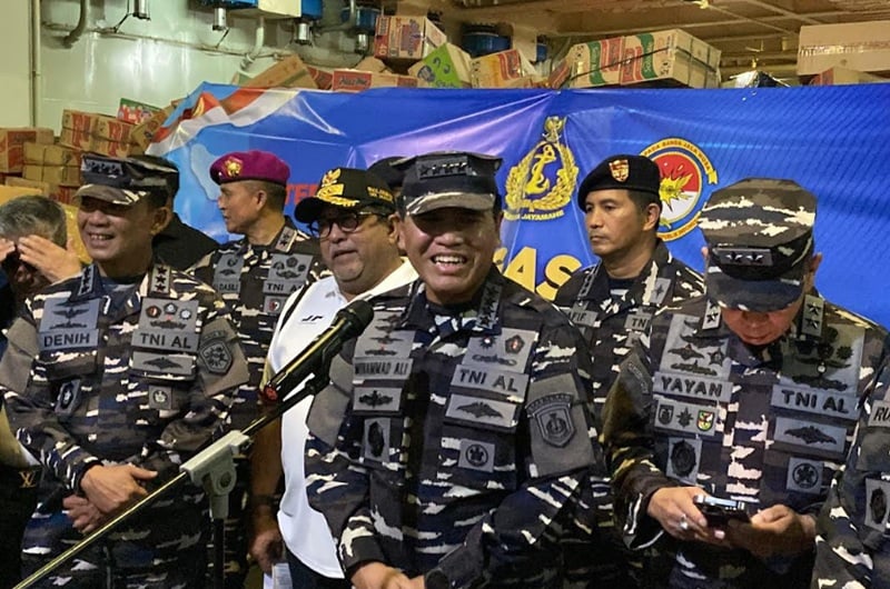 Korps Marinir Dikerahkan untuk Evakuasi Warga yang Terjebak di Atap Rumah Imbas Banjir Sumatera