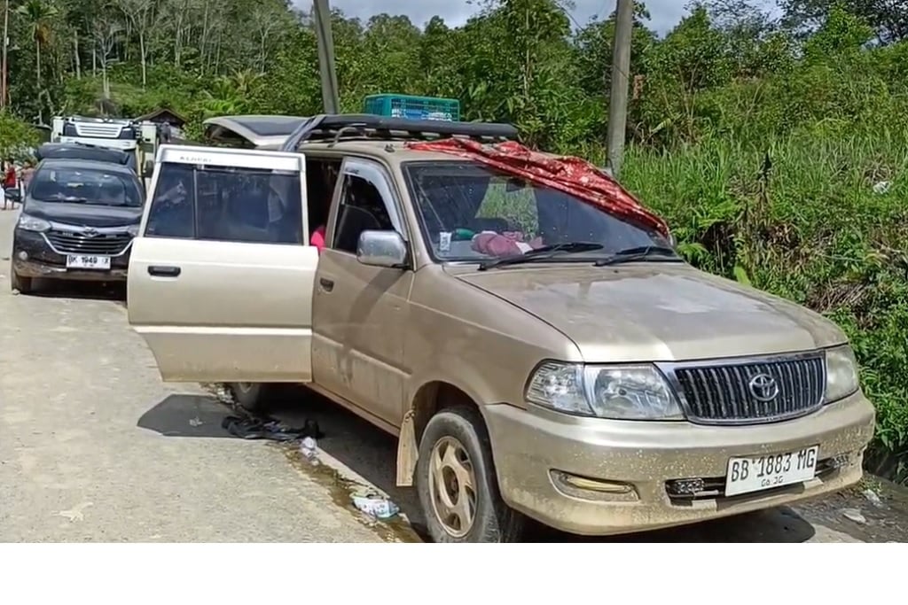 Cerita Warga Taput 6 Hari Terjebak Longsor, Mobil Dijadikan Rumah Darurat