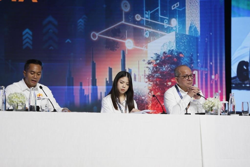 Clarissa Tanoesoedibjo Dampingi Ketum Kadin Buka Sidang Pleno Rapimnas 2025