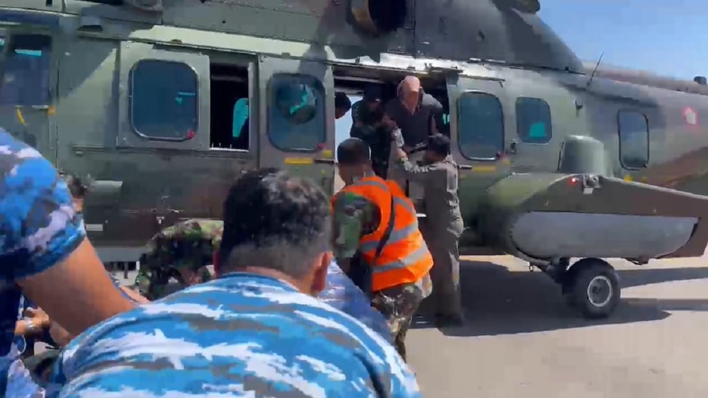 Heroik! Momen Helikopter TNI AU Evakuasi Ibu Hamil di Lokasi Bencana Aceh