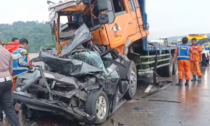 Kecelakaan Beruntun Libatkan 9 Kendaraan di Tol Cipularang Arah Jakarta, 1 Orang Tewas