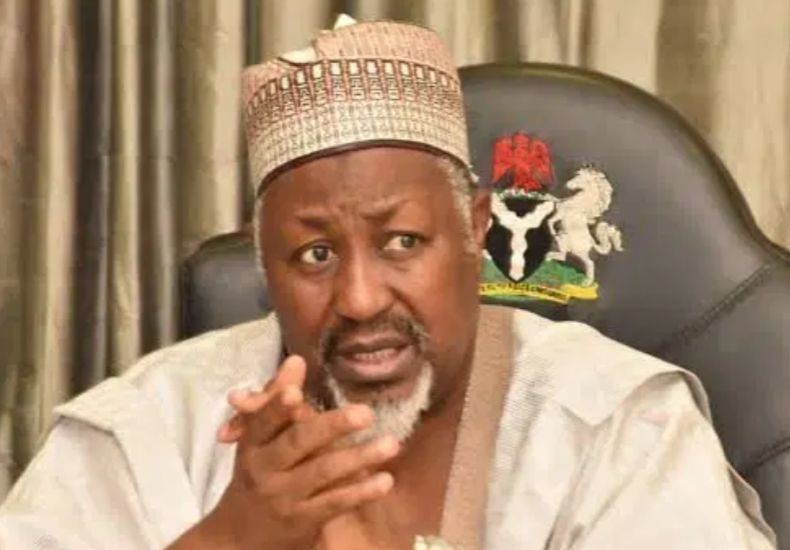 Menteri Pertahanan Nigeria Mundur di Tengah Gelombang Penculikan Ratusan Siswa Sekolah