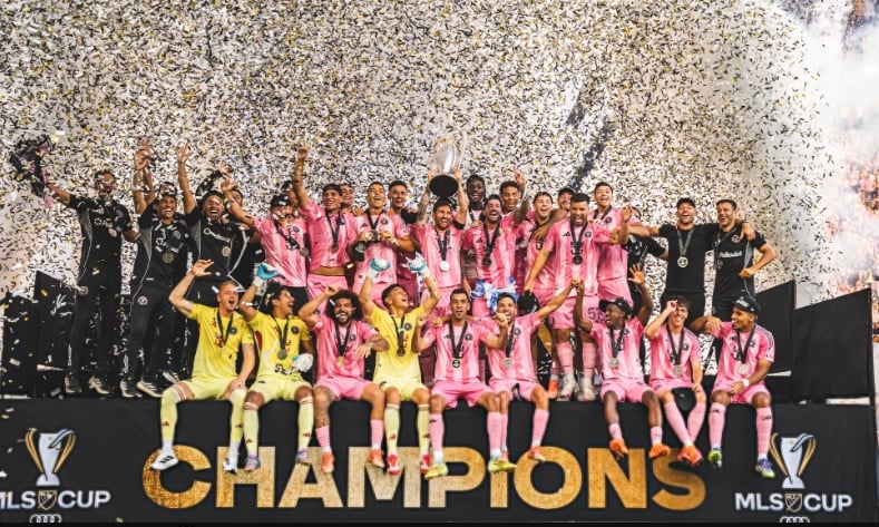 Messi Menggila! Inter Miami Angkat Trofi MLS Cup Pertama Sepanjang Sejarah