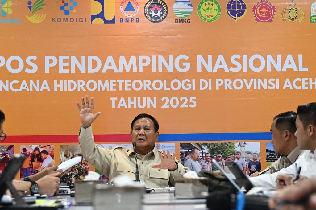 Prabowo Pimpin Rapat Bahas Bencana hingga Larut Malam: Saya Monitor Terus