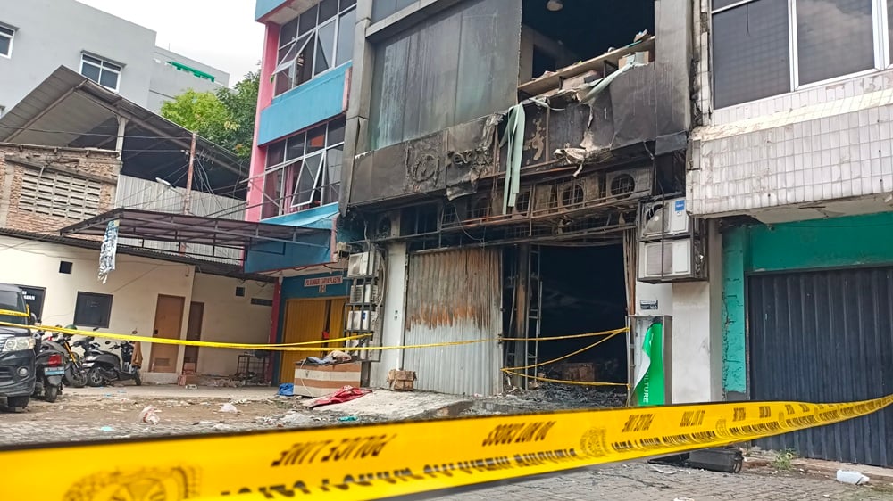 Usai Kebakaran Maut, Gedung Terra Drone Kemayoran Dipasangi Garis Polisi