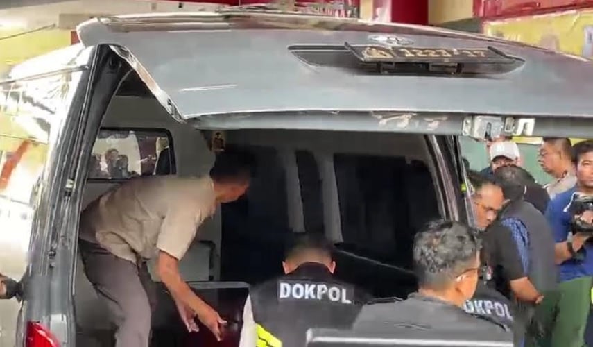RS Polri Serahkan 7 Jenazah Korban Kebakaran Gedung di Kemayoran ke Keluarga