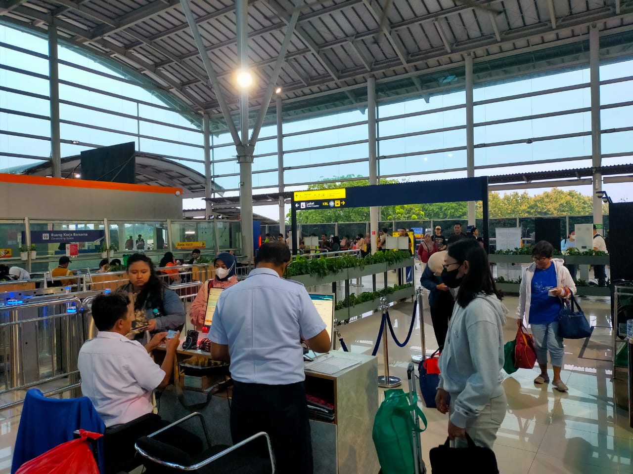 KAI Daop 1 Jakarta Siapkan 1.732 Perjalanan KA untuk Masa Angkutan Nataru 2025/2026