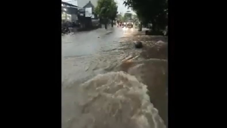 Hujan Deras Guyur Gianyar Bali, 4 Kecamatan Lumpuh Diterjang Banjir