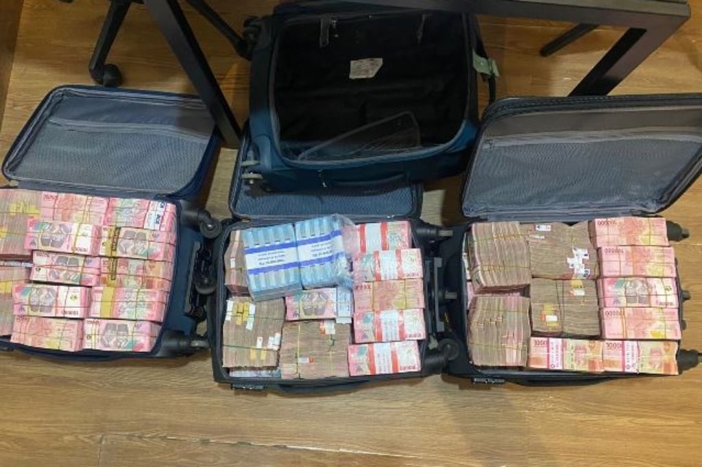 4 Penumpang Fery Tujuan Singapura Diamankan Polisi di Batam, Bawa Uang Tunai Rp7,7 Miliar