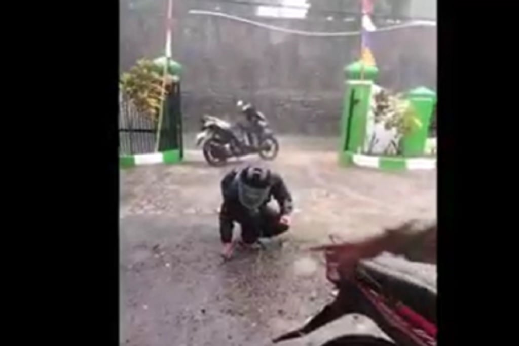 Viral Hujan Es Disertai Angin Kencang Landa Majalengka, Warga Histeris