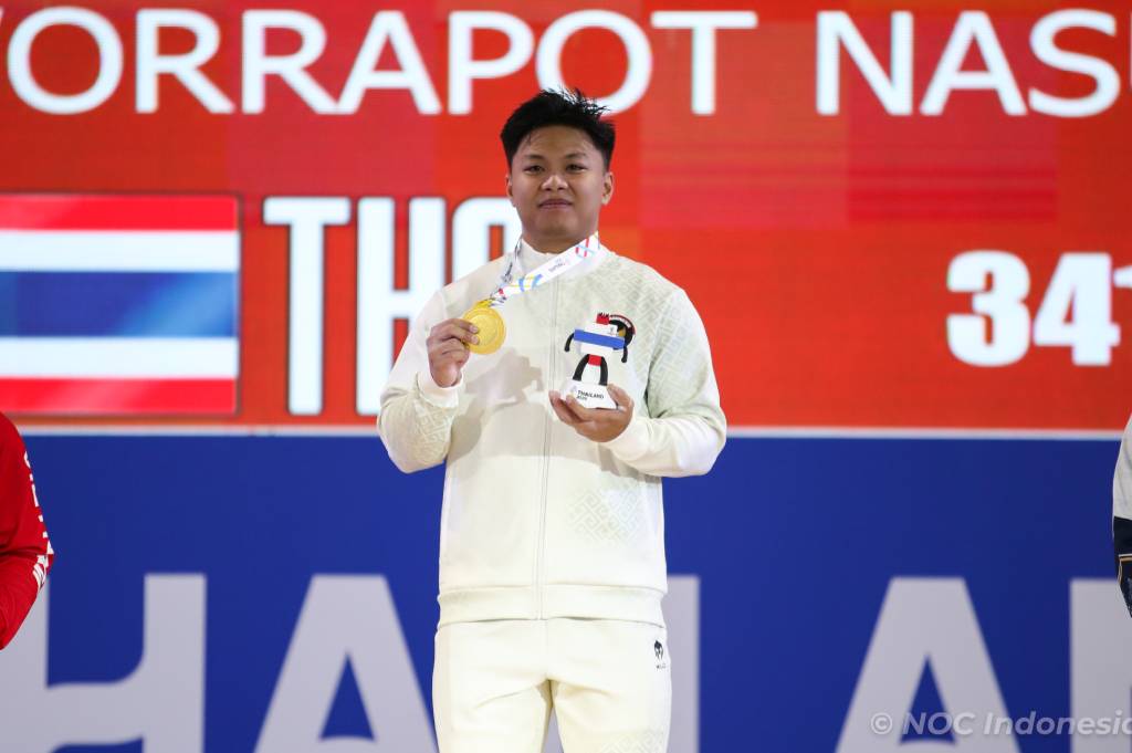 Rahmat Erwin Abdullah Sabet Emas Angkat Besi 88 Kg, Persembahan Spesial untuk Sang Buah Hati