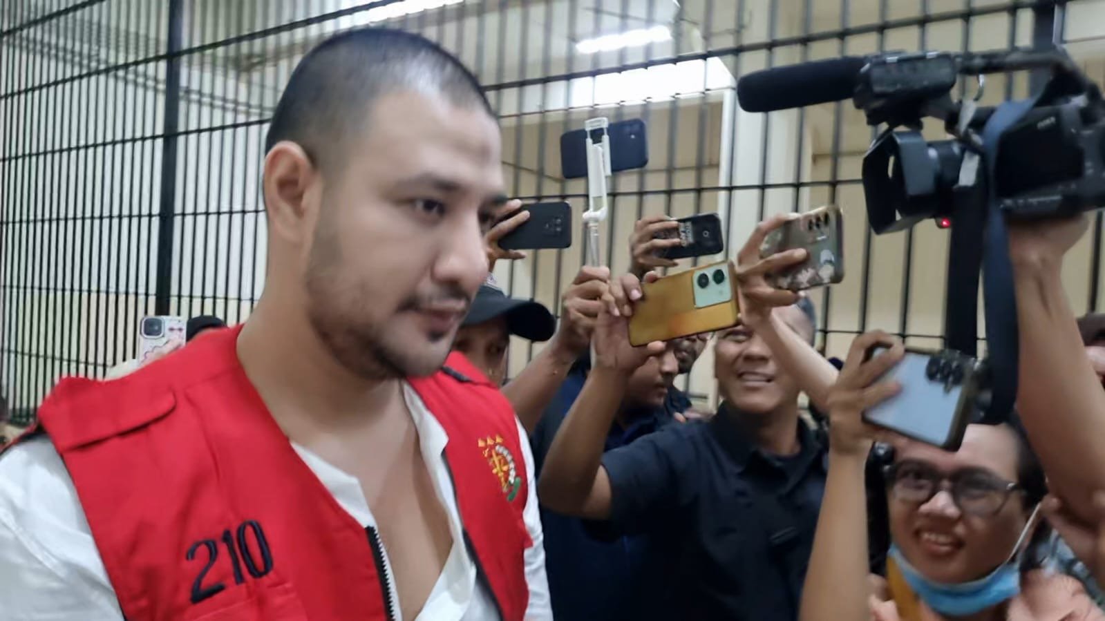 Permintaan Mengejutkan Ammar Zoni sebelum Jalani Sidang Kasus Narkoba di PN Jakpus