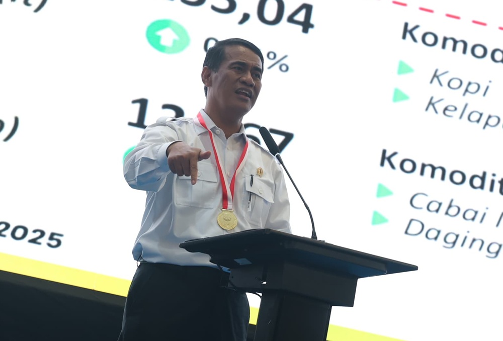 Amran Perintahkan Dirjen Telepon Distributor Pupuk yang Persulit Petani: Cabut Izinnya!