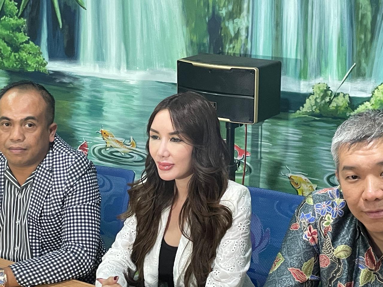 Kronologi Lengkap Perkenalan Ade Tya dan Ari Lasso sebelum Dilabrak Dearly Djoshua