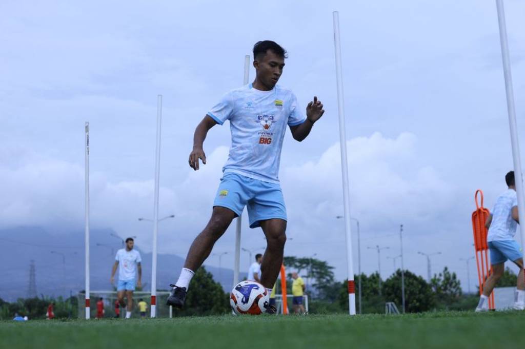 Usai Bela Timnas, Robi Darwis Siap Langsung Tancap Gas bersama Persib